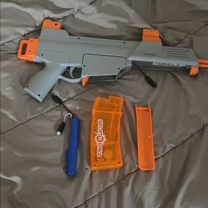 I’m selling my spatter ball orbee gun, comes with 70000+ rounds of ammo.